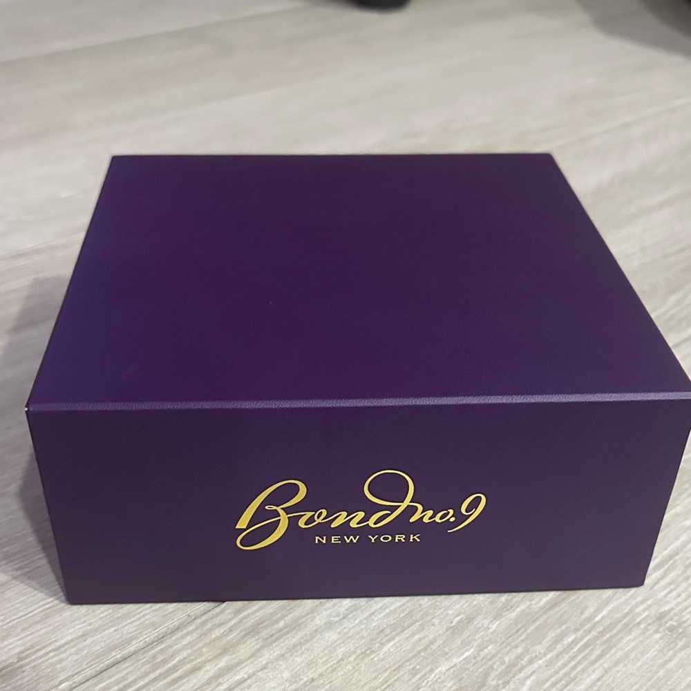 Bond No. 9 Dubái Purple Amethyst Box